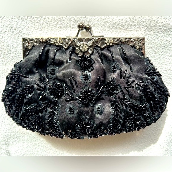 Vintage Beaded /Sequined Handbag Clutch Purse with 2 Detachable Chain Straps - Picture 3 of 11